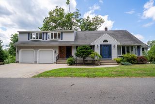 150 Lyman St, South Hadley, MA 01075