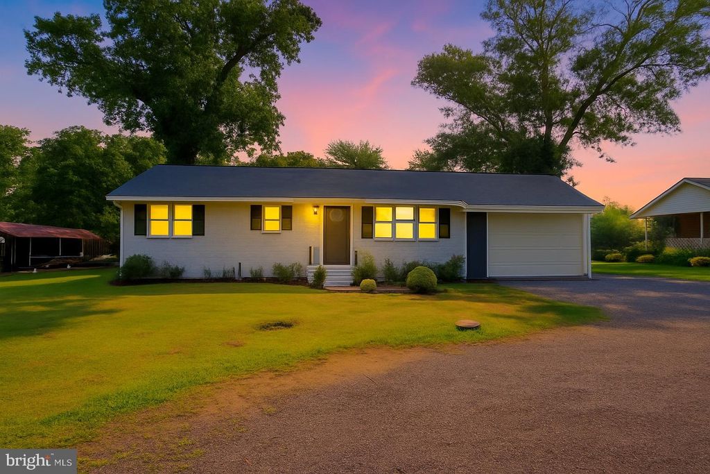 822 FORBES ST, Fredericksburg, VA 22405