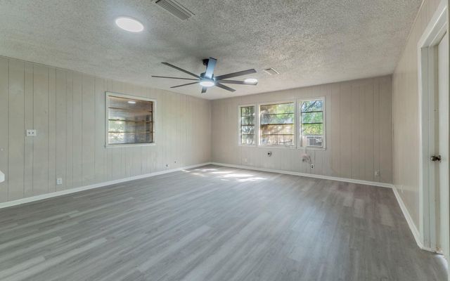 574 Oaklawn DR, Rockdale, TX 76567