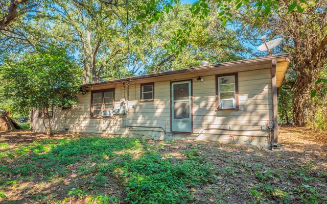 574 Oaklawn DR, Rockdale, TX 76567