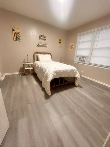 574 Oaklawn DR, Rockdale, TX 76567