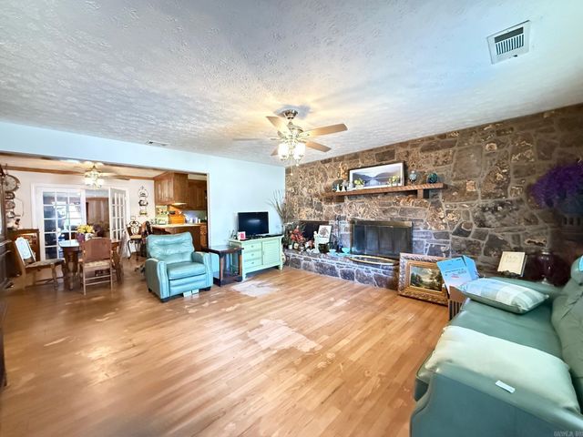 715 Jason Street, Clinton, AR 72031