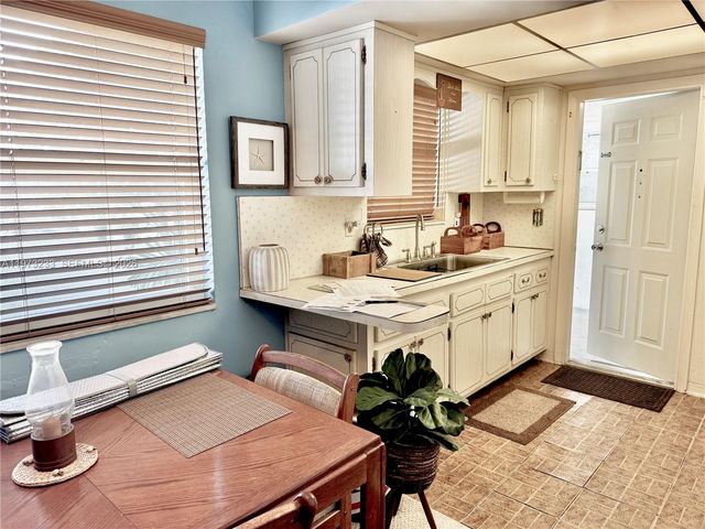 3500 Harrison St 7, Hollywood, FL 33021