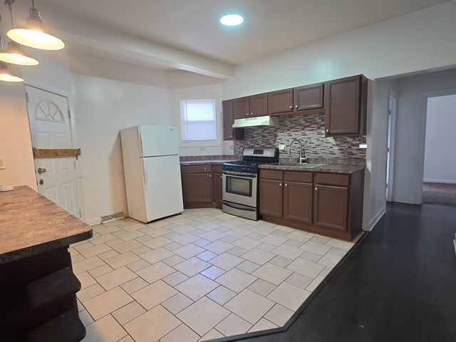 8802 S Carpenter Street, Chicago, IL 60620