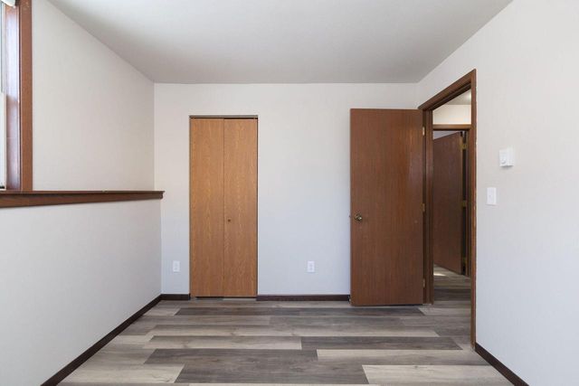 677 W 3rd AVENUE, Oshkosh, WI 54902