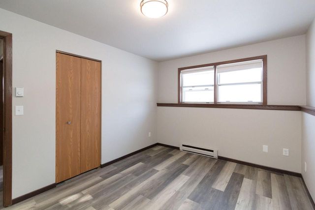 677 W 3rd AVENUE, Oshkosh, WI 54902