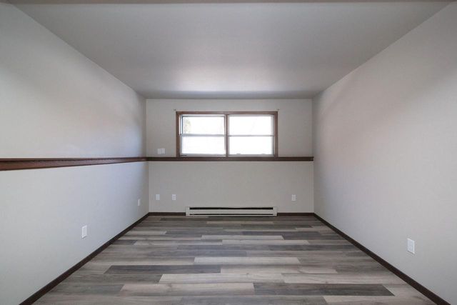 677 W 3rd AVENUE, Oshkosh, WI 54902