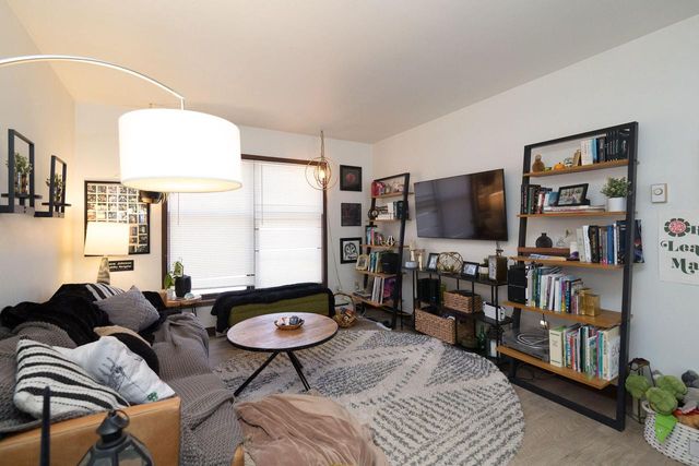 677 W 3rd AVENUE, Oshkosh, WI 54902