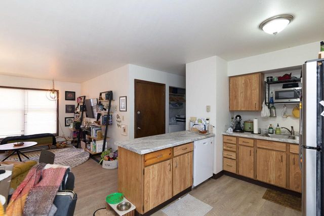 677 W 3rd AVENUE, Oshkosh, WI 54902