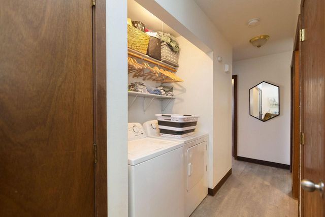 677 W 3rd AVENUE, Oshkosh, WI 54902