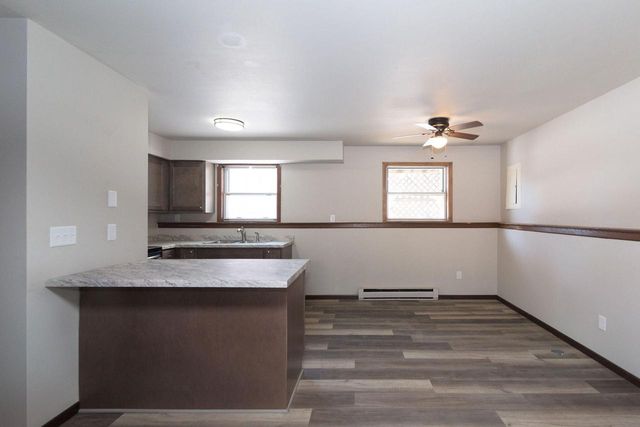 677 W 3rd AVENUE, Oshkosh, WI 54902