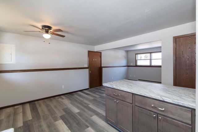 677 W 3rd AVENUE, Oshkosh, WI 54902