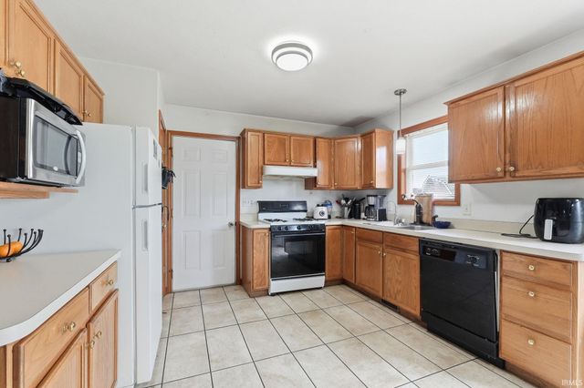 1108 HARVEST Drive, Goshen, IN 46526