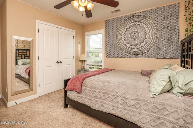 205 Chestwood Drive, Hubert, NC 28539