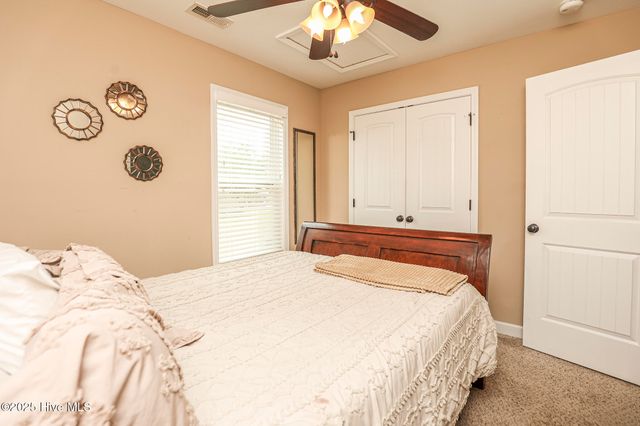 205 Chestwood Drive, Hubert, NC 28539