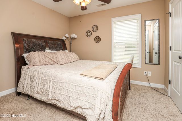 205 Chestwood Drive, Hubert, NC 28539