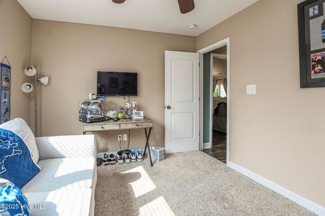 205 Chestwood Drive, Hubert, NC 28539