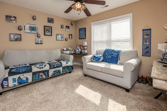 205 Chestwood Drive, Hubert, NC 28539