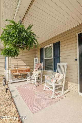 205 Chestwood Drive, Hubert, NC 28539