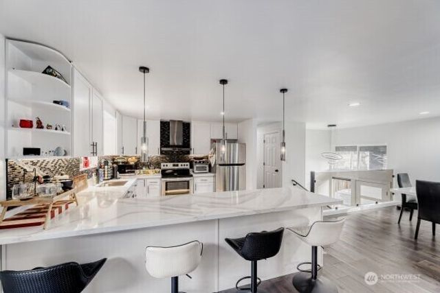 17606 Larch Way, Lynnwood, WA 98037