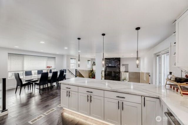 17606 Larch Way, Lynnwood, WA 98037