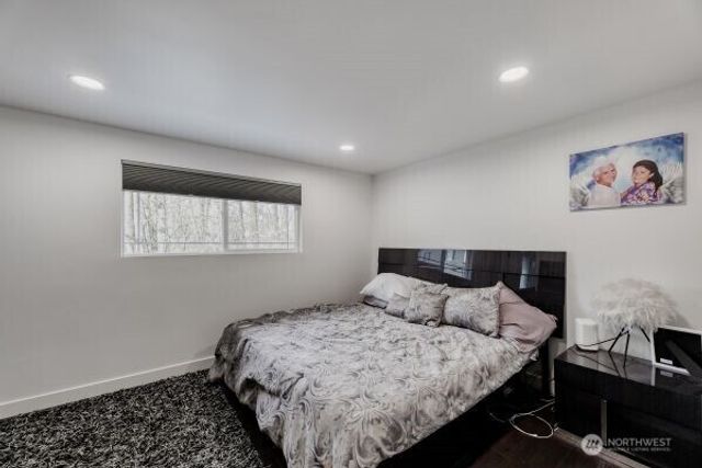 17606 Larch Way, Lynnwood, WA 98037