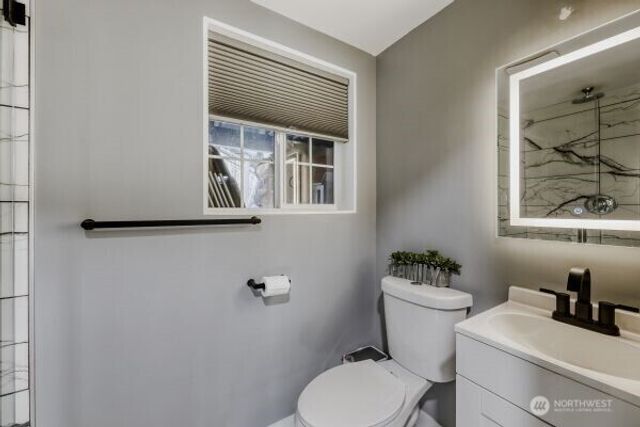 17606 Larch Way, Lynnwood, WA 98037