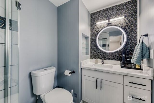 17606 Larch Way, Lynnwood, WA 98037