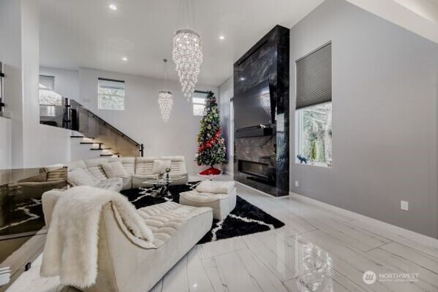 17606 Larch Way, Lynnwood, WA 98037