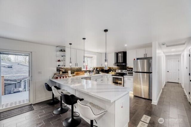 17606 Larch Way, Lynnwood, WA 98037