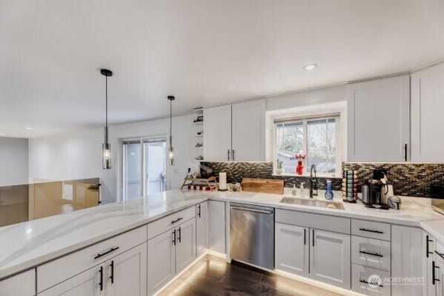 17606 Larch Way, Lynnwood, WA 98037