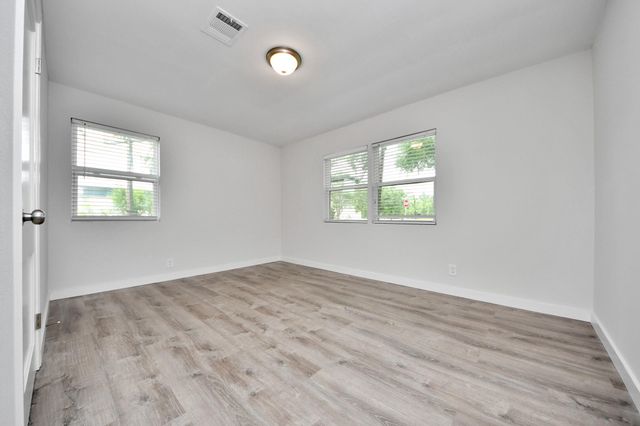 302 County Park Drive, League City, TX 77573