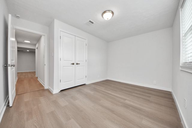 302 County Park Drive, League City, TX 77573