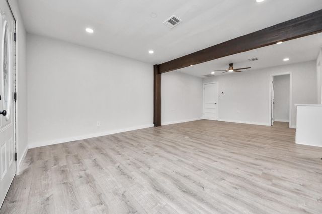 302 County Park Drive, League City, TX 77573