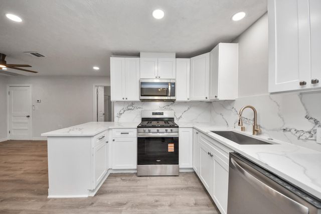 302 County Park Drive, League City, TX 77573