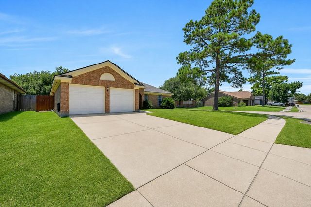 4402 Leyland Drive, Pearland, TX 77584