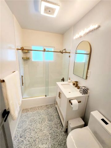2353 Beach Avenue, Venice, CA 90291