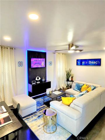 2353 Beach Avenue, Venice, CA 90291