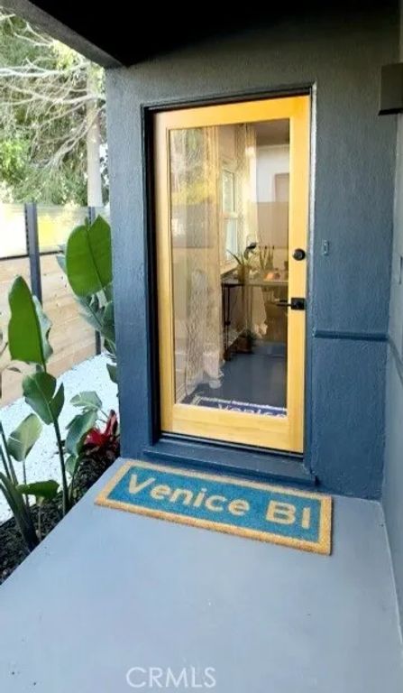 2353 Beach Avenue, Venice, CA 90291