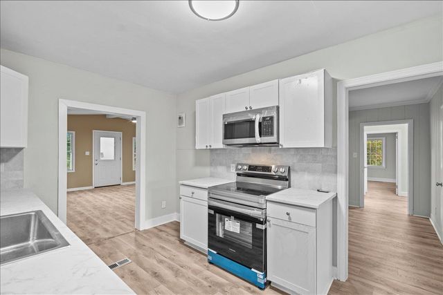 135 Overbrook Circle, Spartanburg, SC 29306