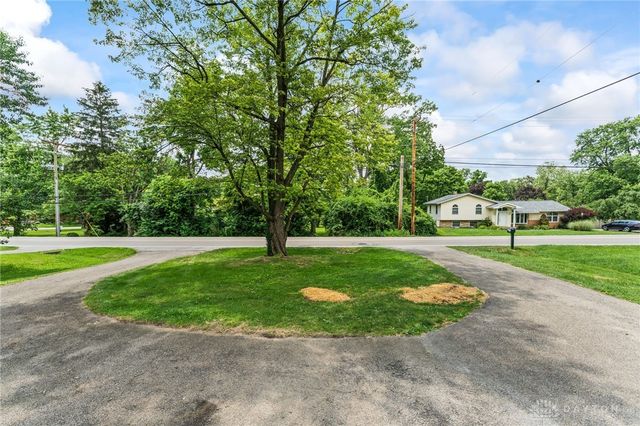 1746 Grange Hall Road, Beavercreek, OH 45432