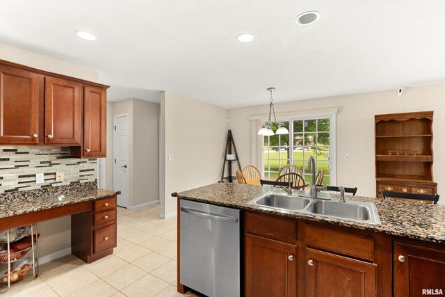 11517 N DUNMORE Drive, Dunlap, IL 61525