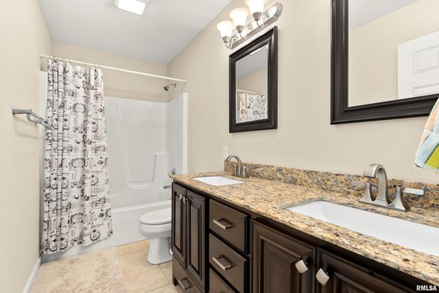 11517 N DUNMORE Drive, Dunlap, IL 61525