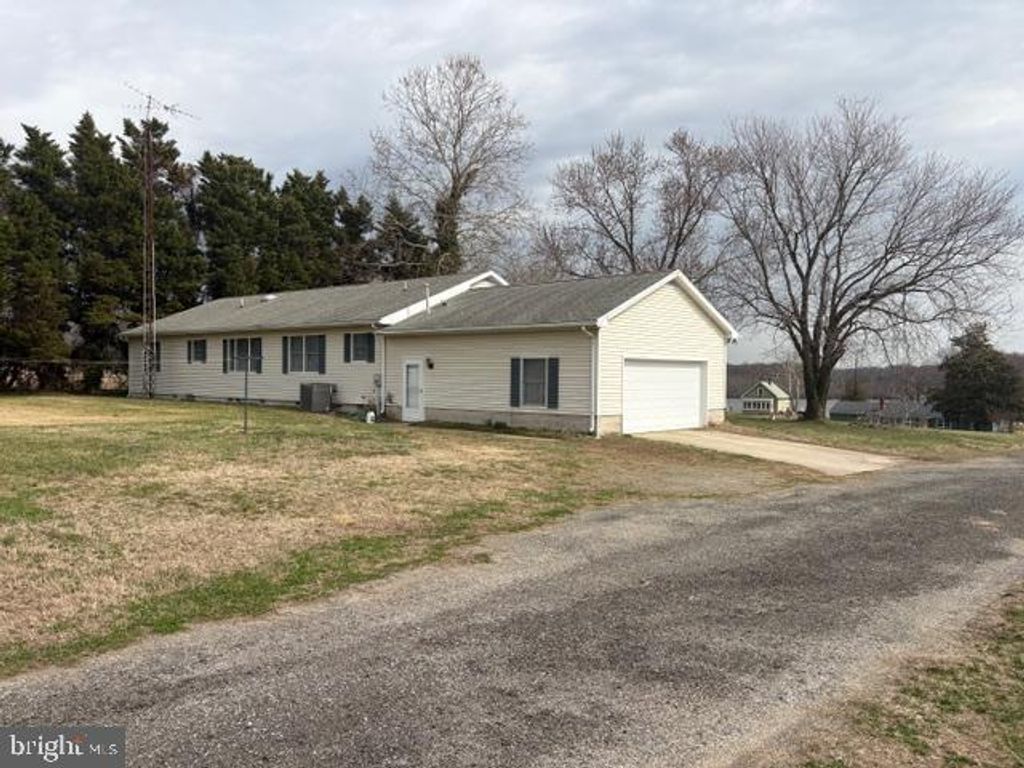 10870 RIVER RD, Denton, MD 21629