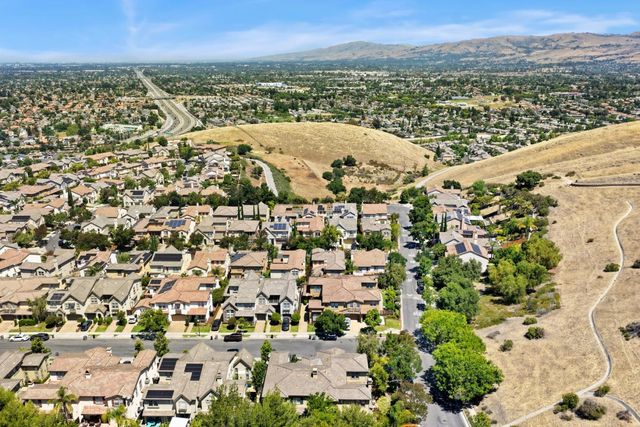 1392 Thornbury Lane, San Jose, CA 95138