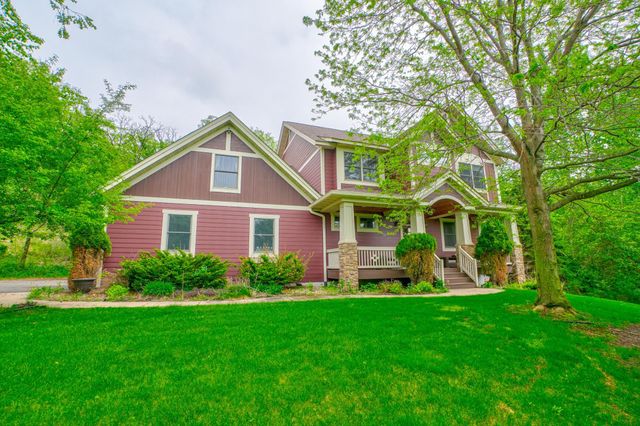 317 Meadow Ridge Court, Hudson, WI 54016