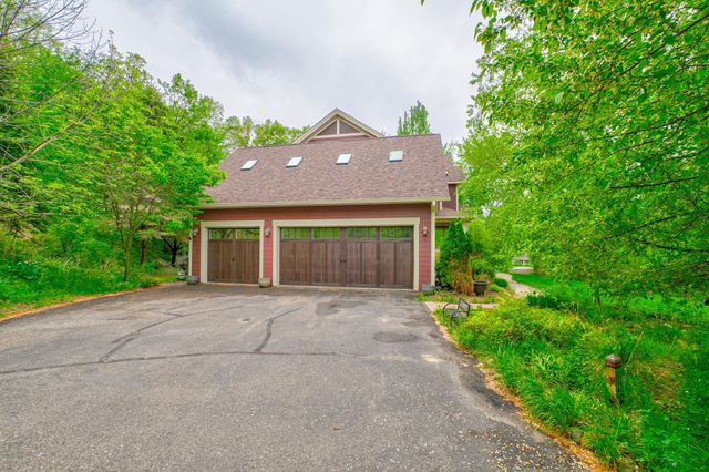 317 Meadow Ridge Court, Hudson, WI 54016