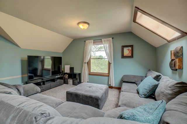 317 Meadow Ridge Court, Hudson, WI 54016
