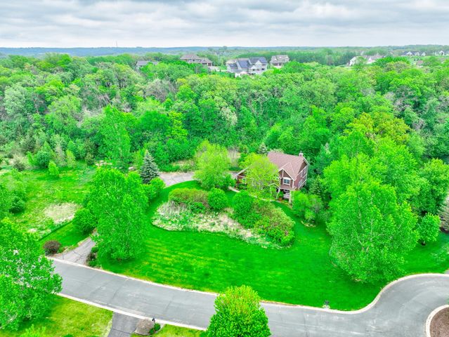 317 Meadow Ridge Court, Hudson, WI 54016