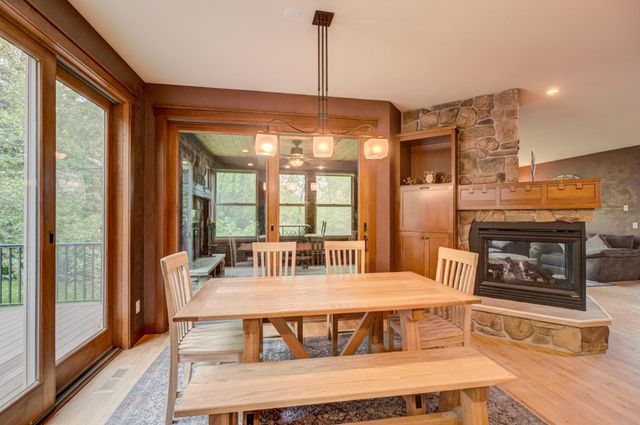 317 Meadow Ridge Court, Hudson, WI 54016